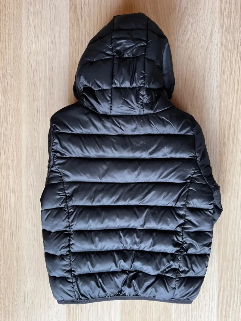 Chaqueta acolchada negra para niño con capucha - 4
