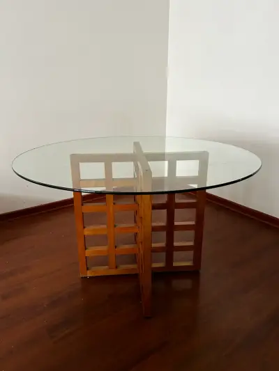 Mesa de comedor redonda de vidrio y madera - miniatura 1