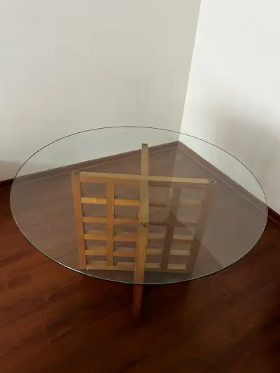 Mesa de comedor redonda de vidrio y madera - miniatura 2