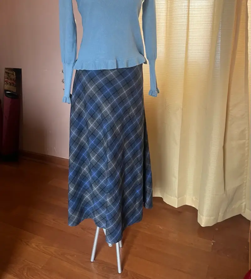 Falda larga a cuadros azul y gris - 1