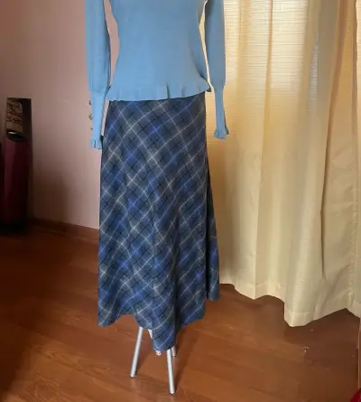 Falda larga a cuadros azul y gris - miniatura 1