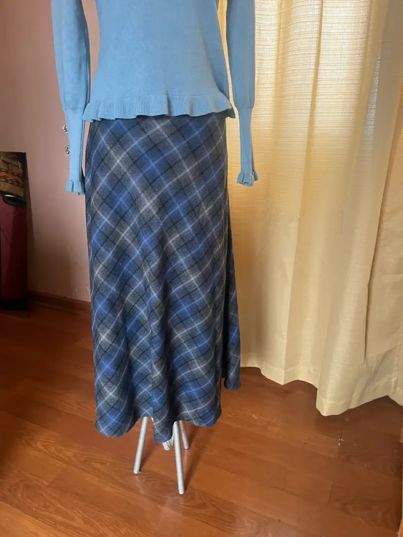 Falda larga a cuadros azul y gris - 2