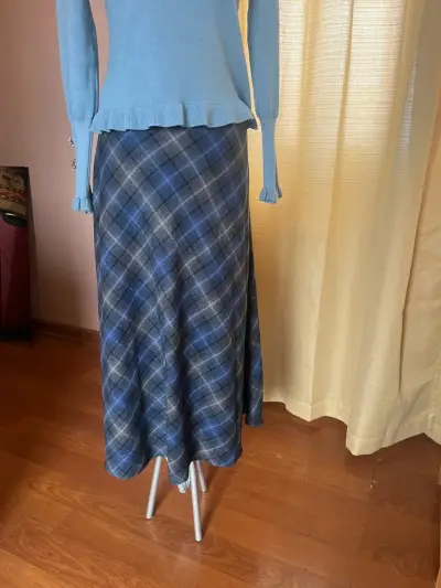 Falda larga a cuadros azul y gris - miniatura 2