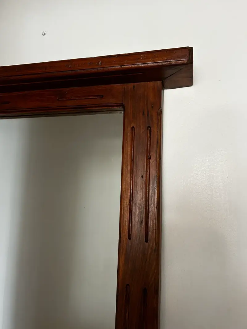 Espejo de pared con marco de madera - 2