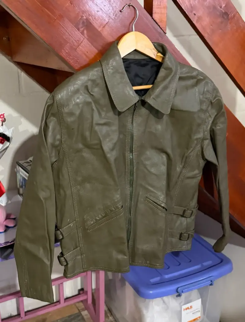 Chaqueta de cuero sintético verde oliva para mujer - 1