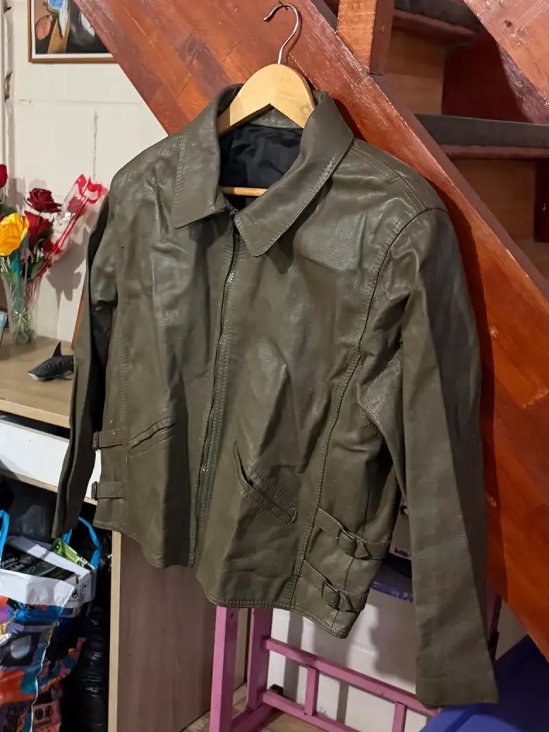 Chaqueta de cuero sintético verde oliva para mujer - 3