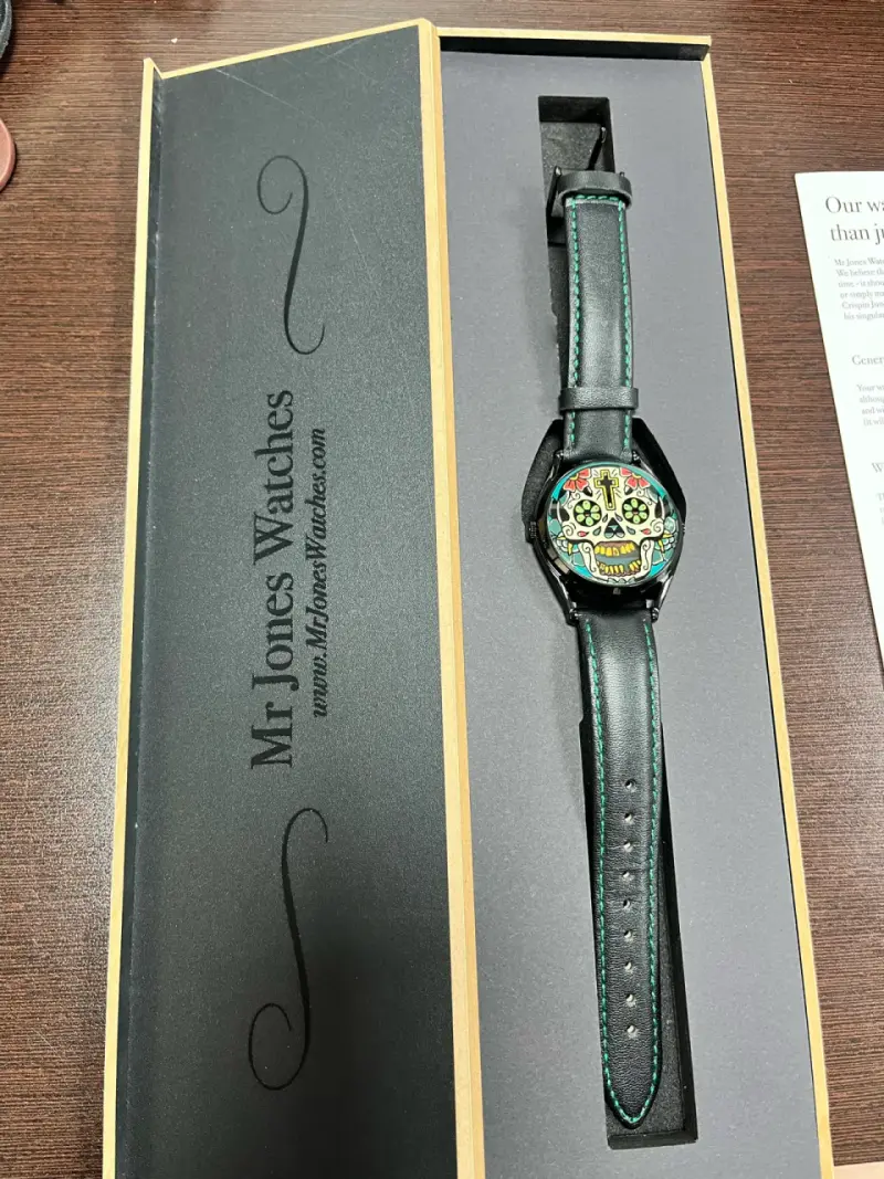 Reloj Mr Jones con diseño de calavera - 4