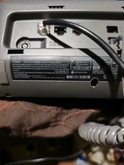 Teléfono IP Cisco CP-8845 con pantalla táctil - miniatura 1
