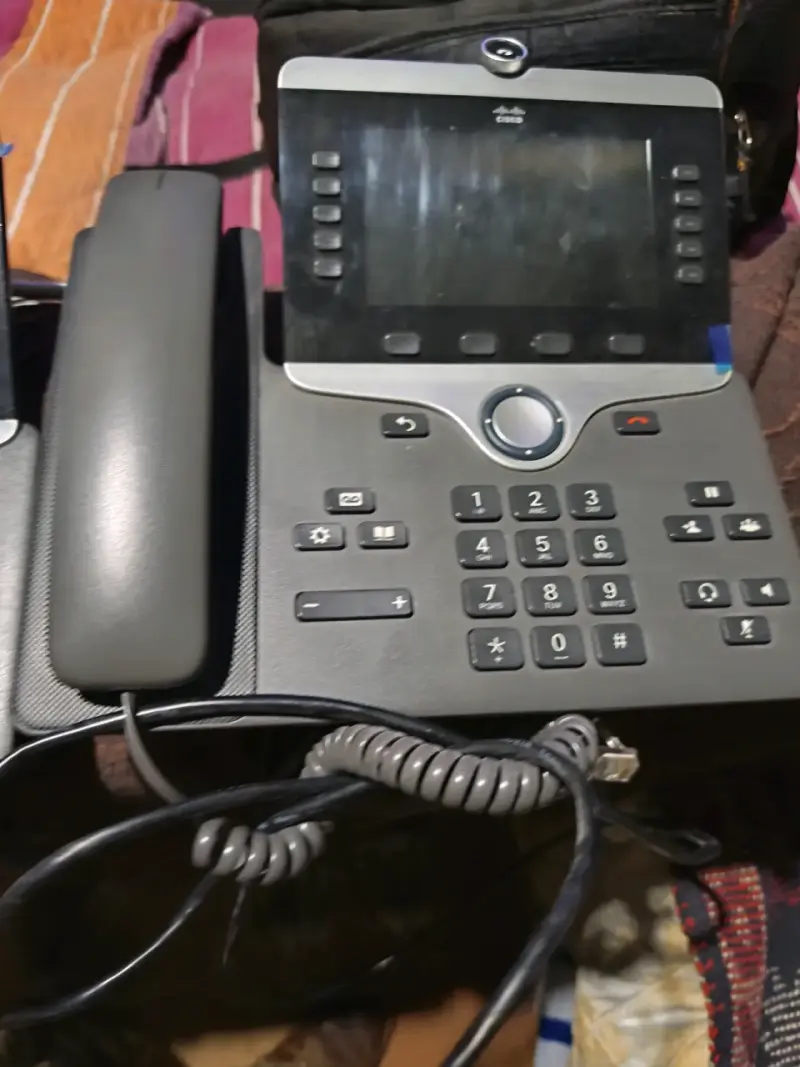 Teléfono IP Cisco CP-8845 con pantalla táctil - 2