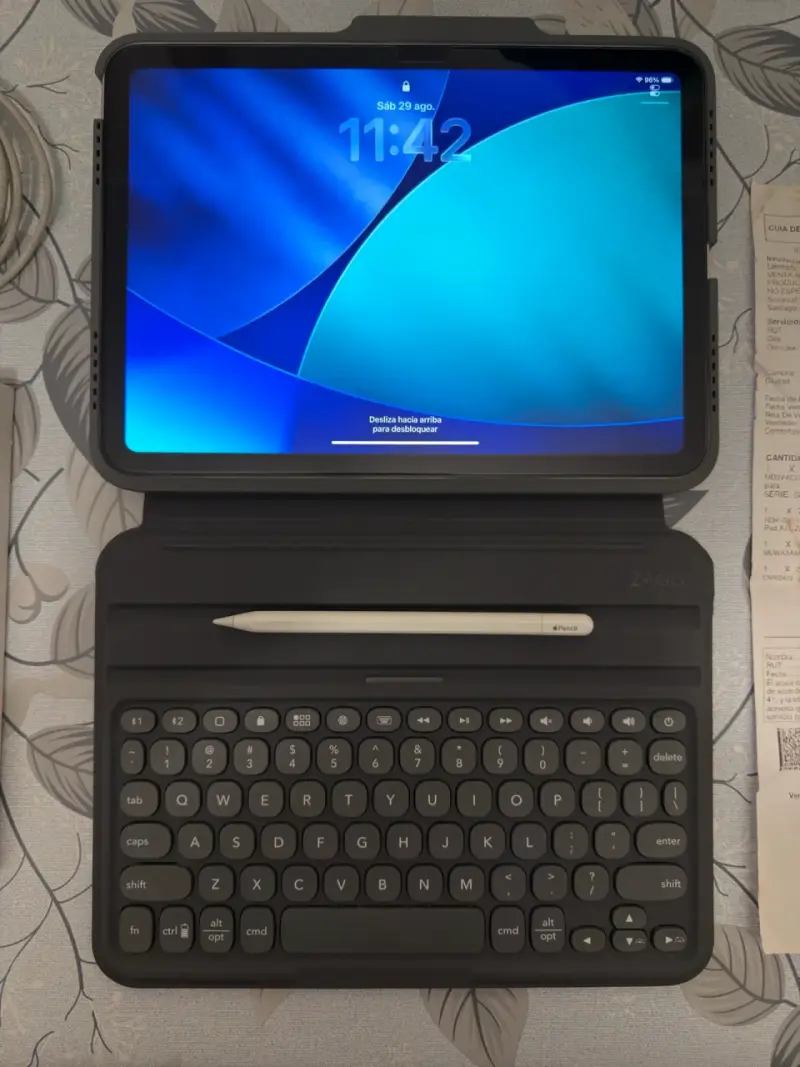 iPad A16, Apple Pencil USB-C, teclado, funda, mica - 2