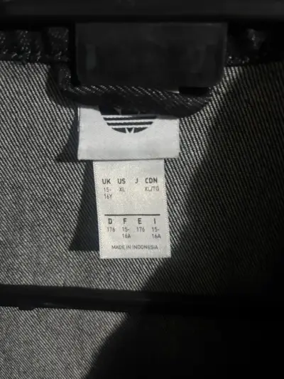 Chaqueta adidas - miniatura 3