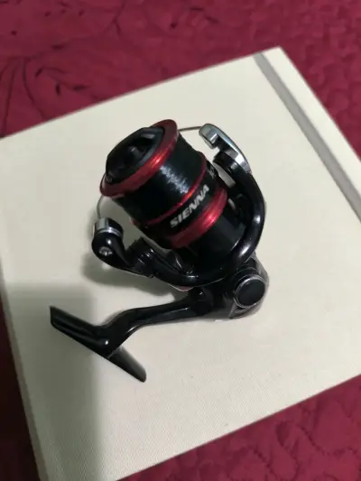 Carrete de Pesca Shimano Sienna 1000 - miniatura 1