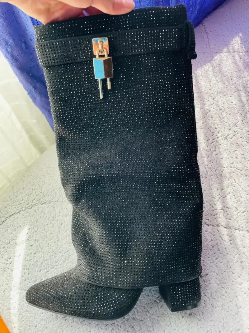Botas negras brillantes - 1