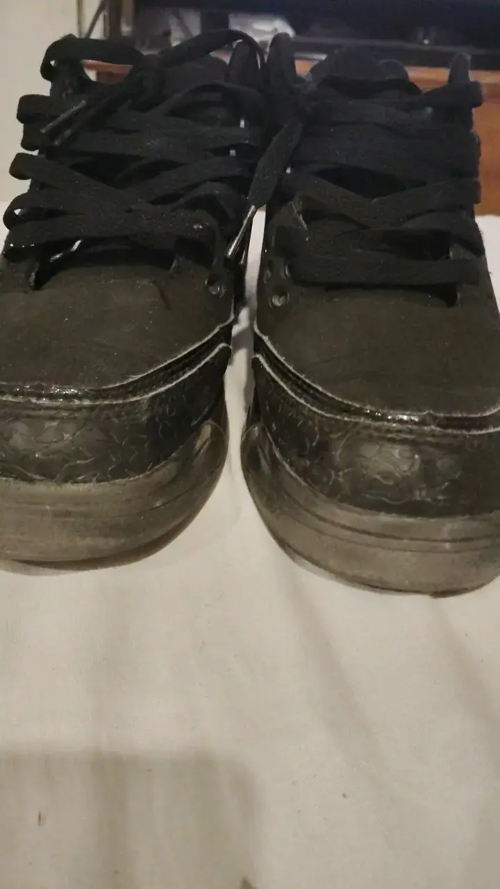 Zapatillas negras para hombre sin detalles - 2