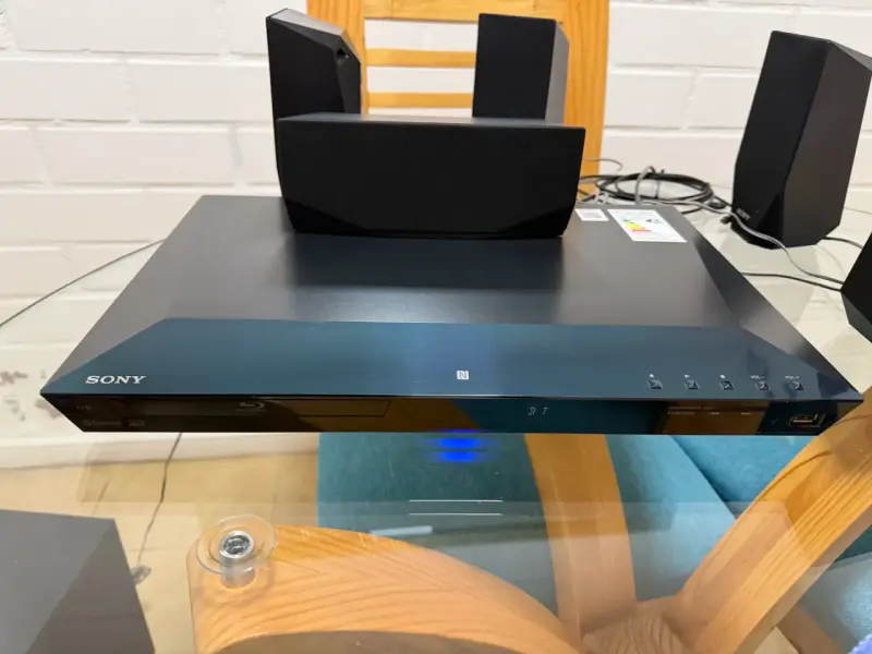 Sistema de sonido Sony con altavoces y reproductor - 3