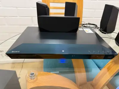 Sistema de sonido Sony con altavoces y reproductor - miniatura 3