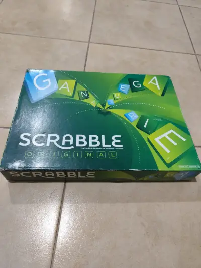 Juego de mesa Scrabble Original en español - miniatura 1