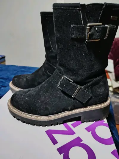 Botas negras de gamuza con hebillas Azaleia - miniatura 1