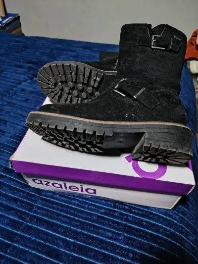 Botas negras de gamuza con hebillas Azaleia - miniatura 3