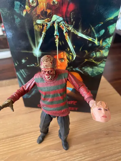 Figura de acción Freddy Krueger con accesorios - miniatura 3