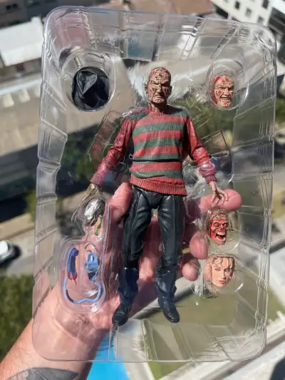 Figura de acción Freddy Krueger con accesorios - miniatura 4