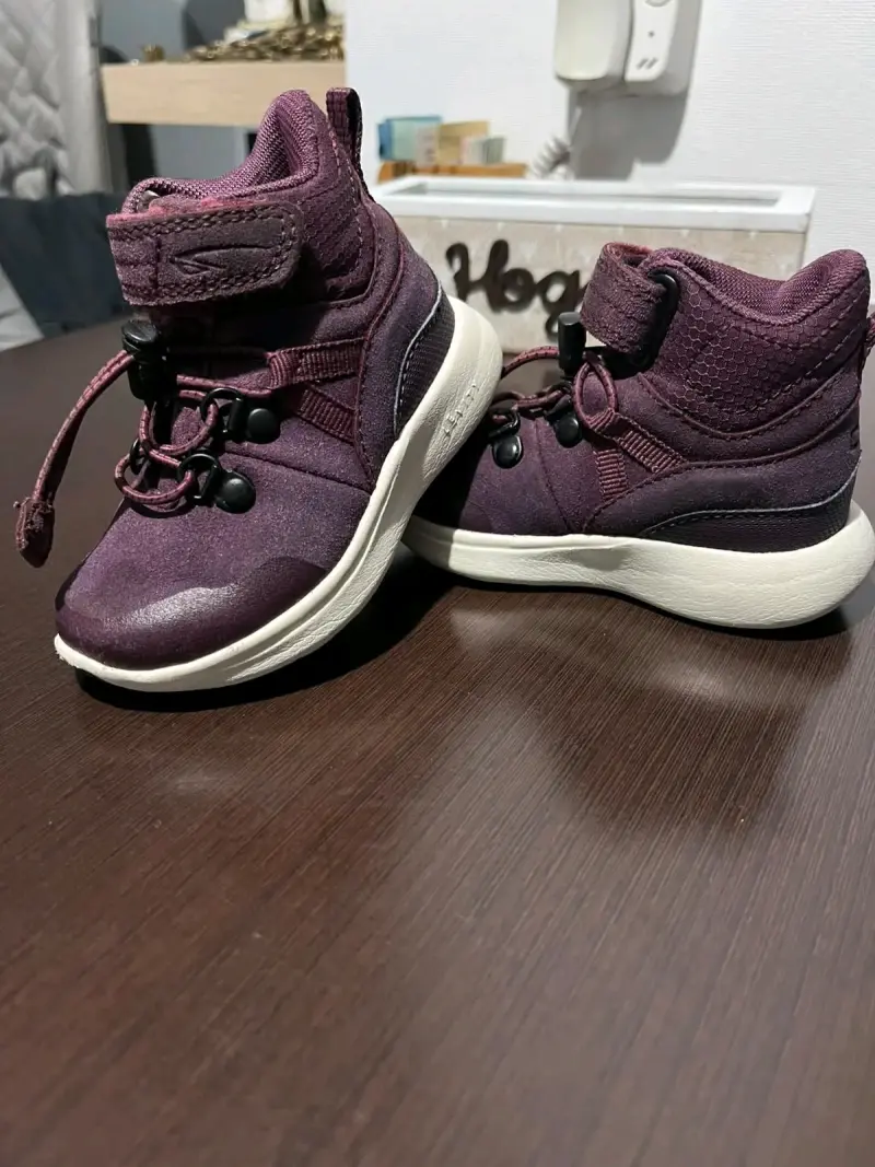 Zapatillas deportivas infantiles con diseño de personajes - 5