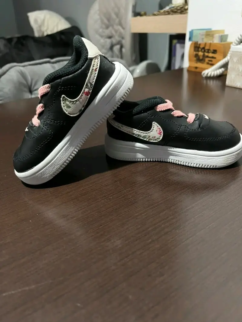 Zapatillas deportivas infantiles con diseño de personajes - 6