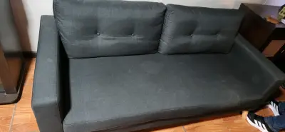 Sofá de tela gris oscuro - miniatura 2