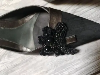 Zapatos de Tacón Nine West con Adorno Negro - miniatura 2