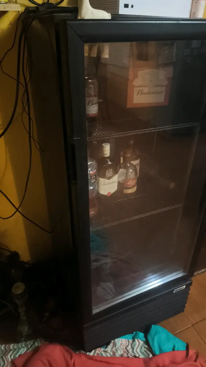 Refrigerador vitrina negro para bebidas - 2