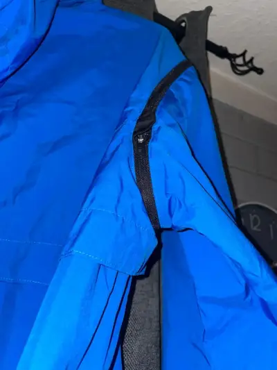 Corta viento azul - miniatura 3