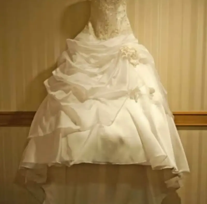 Vestido de Novia Blanco con Detalles de Encaje - 2