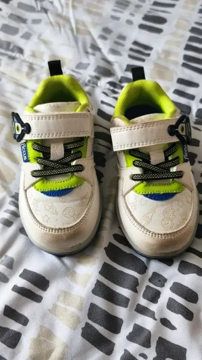 Zapatillas infantiles Ficcús con luces n°22 - miniatura 1