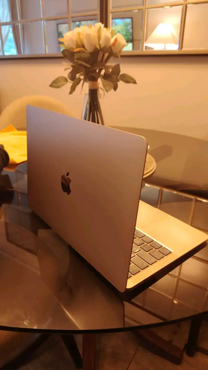 MacBook Air 13 pulgadas en buen estado - 3