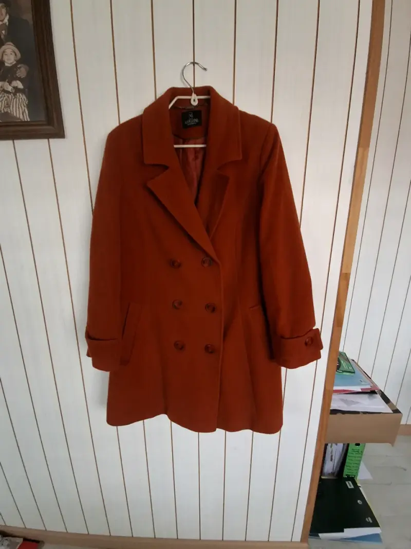Abrigo de lana naranja para mujer