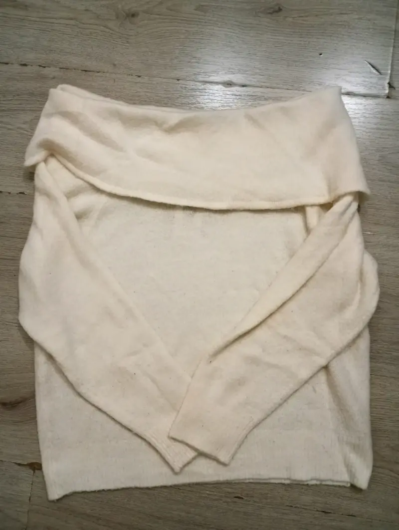 Suéter de lana beige para mujer