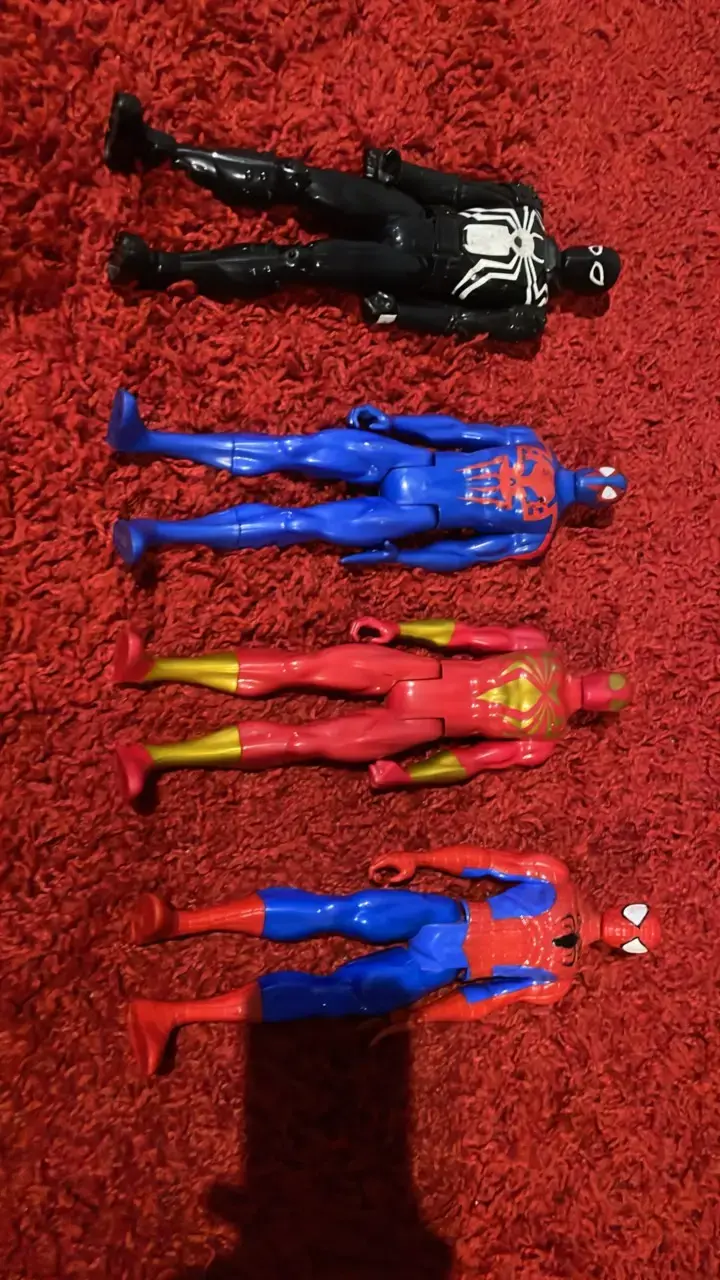 Figuras de acción de superhéroes - 1
