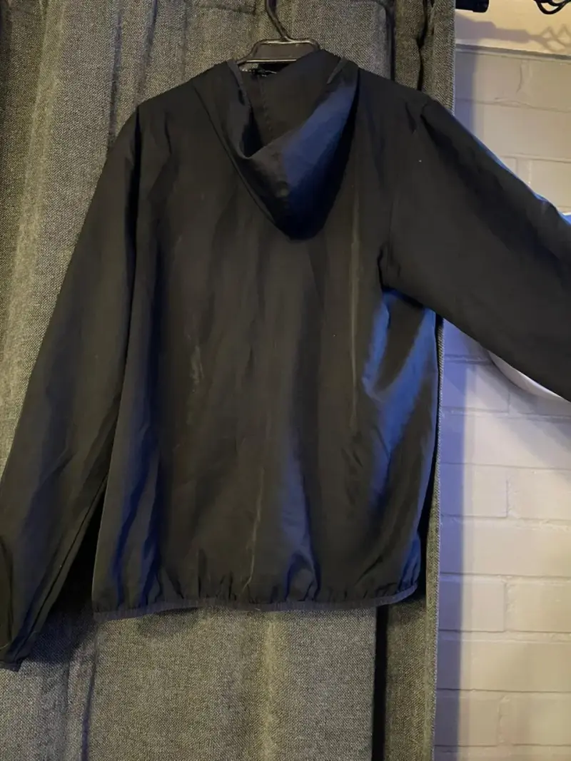 Chaqueta deportiva negra con capucha Umbro - 2