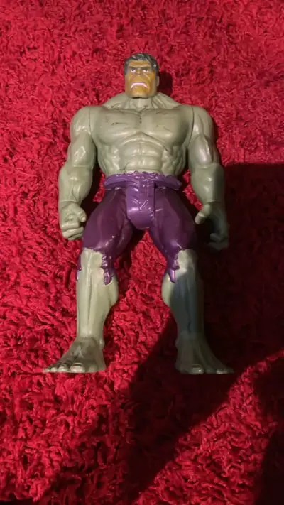 Figura de acción Hulk verde y morado - miniatura 1