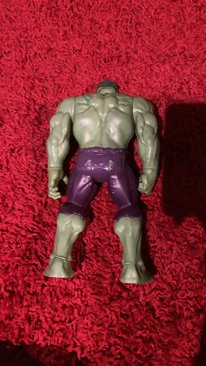 Figura de acción Hulk verde y morado - 2