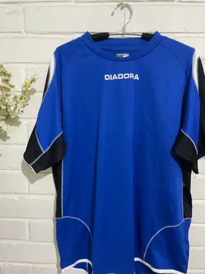 Polera deportiva azul Diadora para hombre - miniatura 1