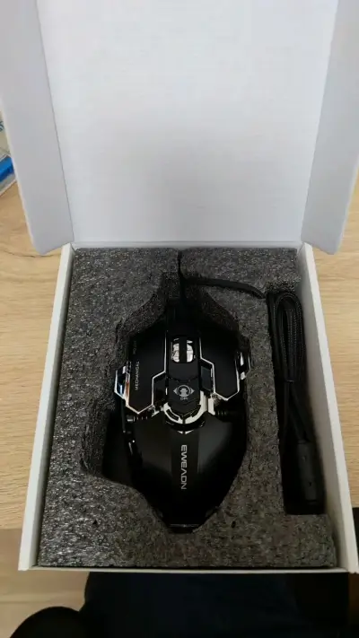 Mouse gamer MK500 con cable USB - miniatura 2