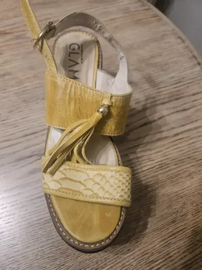 Sandalias amarillas de cuero con plataforma Glam - miniatura 1