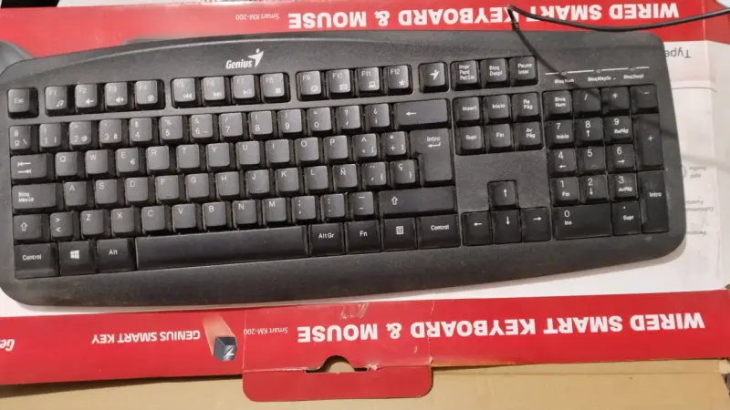 Teclado Genius con cable KKB-200