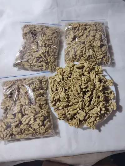 Nueces peladas en bolsas selladas - miniatura 2