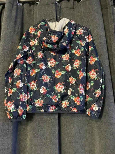 Chaqueta impermeable floral para niña - miniatura 2