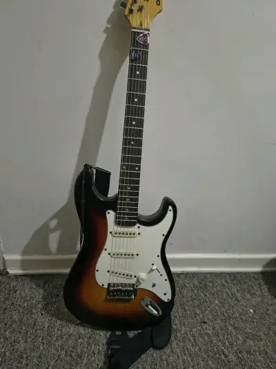 Guitarra eléctrica Damaris estilo Stratocaster - miniatura 2