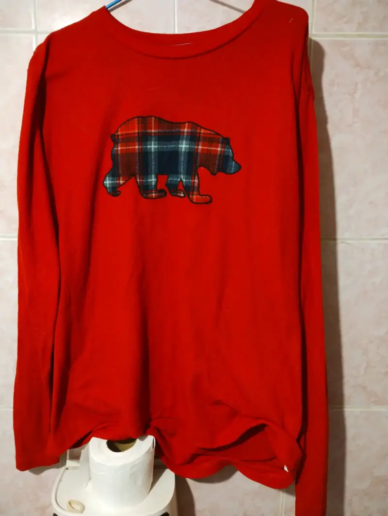 Pijama de invierno rojo con diseño de oso - 2