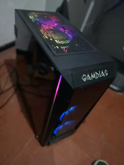 PC Gamer Gamdias con Intel Core i5 y 16GB RAM - miniatura 1