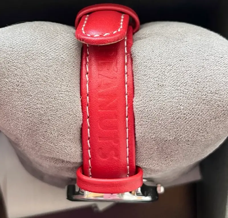 Reloj de pulsera Snoopy con correa roja - 2